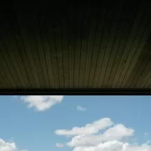 暮らしのひとコマ —  見上げた空に、心が還る