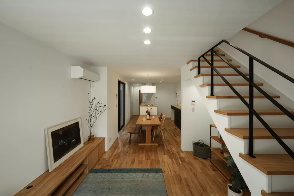 狭小地でも叶う光と風がめぐる心地よい家