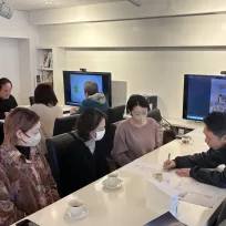 「図面の前で、一緒に悩む時間。」