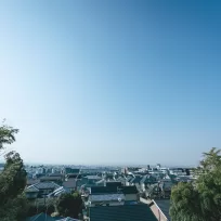 窓の先に、季節がある。