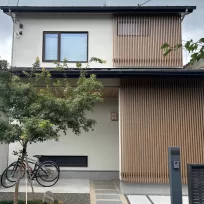 「この色にしてよかった」暮らして2年、和モダンの家で感じる心地よさ｜左京区M様邸